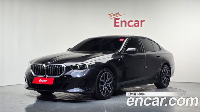 BMW 5-Series 2025