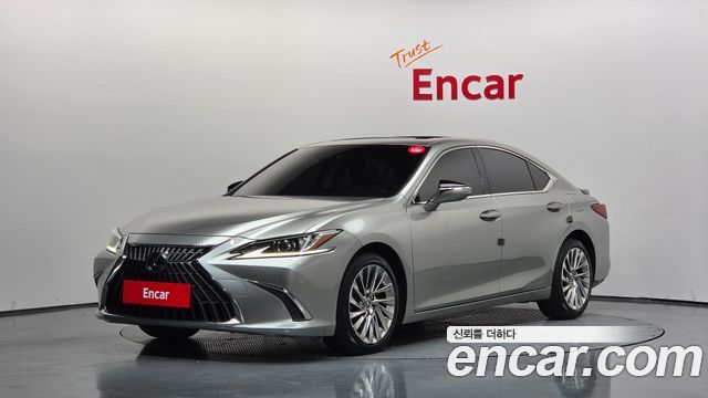 Lexus ES 2022