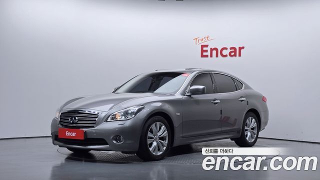 Infiniti M 2011
