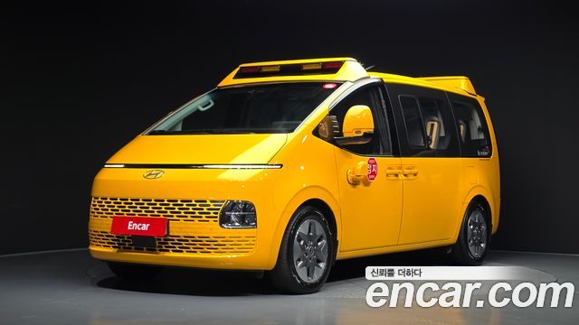 Hyundai Staria 2025