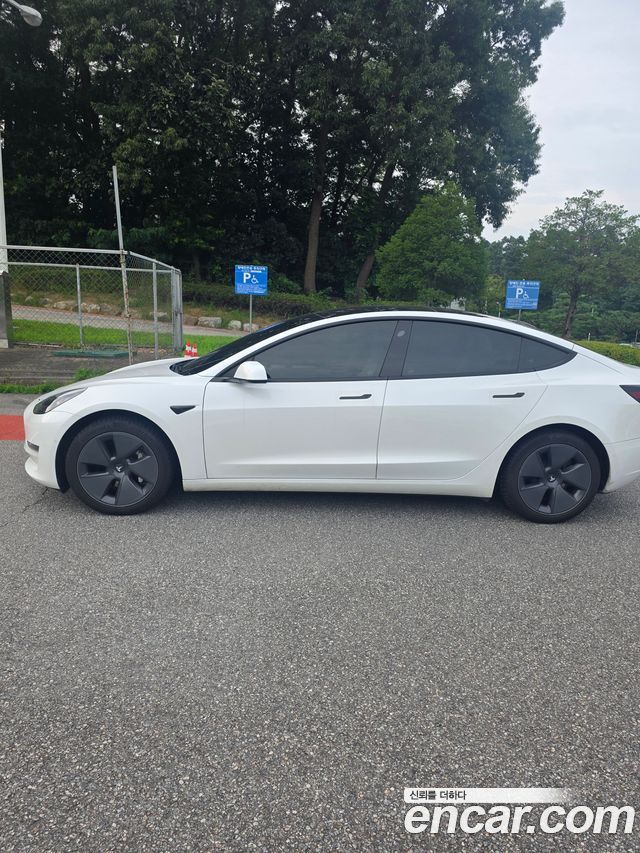 Tesla Model 3 2022