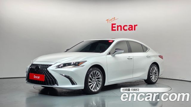 Lexus ES 2024