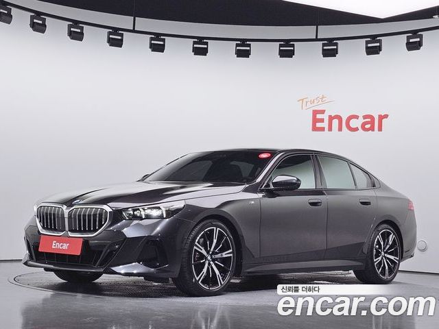 BMW 5-Series 2023