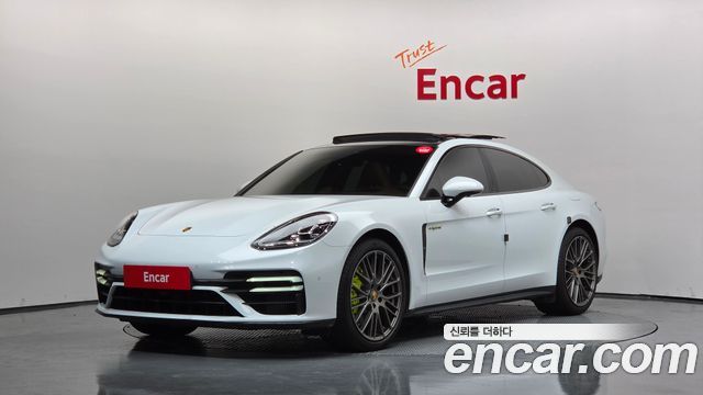 Porsche Panamera 2023