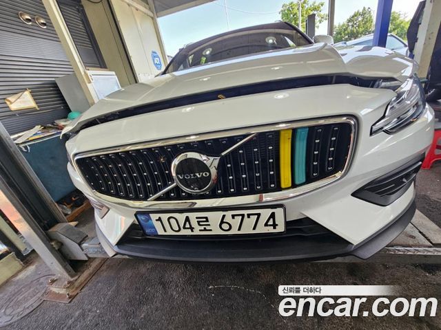 Volvo V60 2023