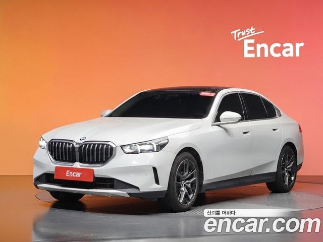BMW 5-Series 2024