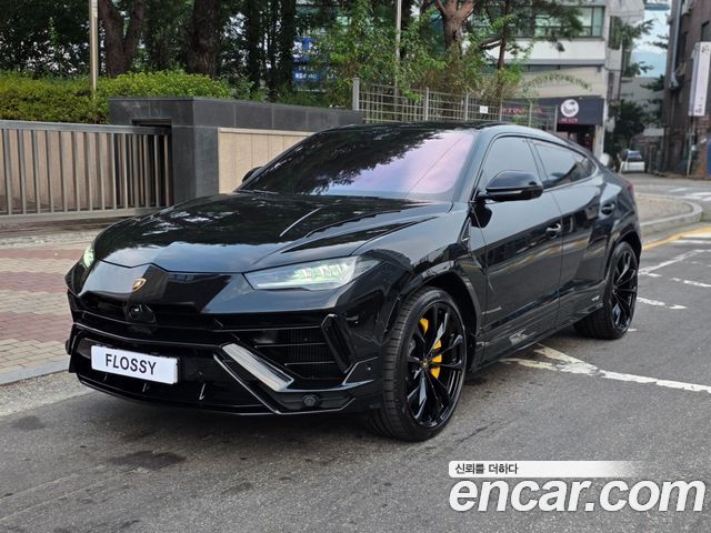 Lamborghini Urus 2024