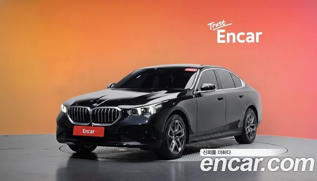 BMW 5-Series 2025