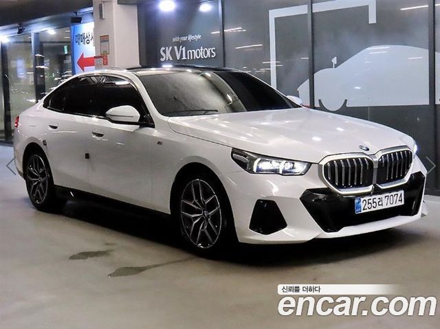 BMW 5-Series 2025