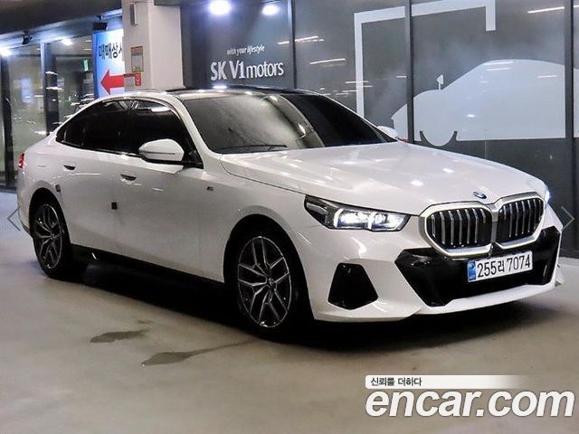 BMW 5-Series 2025