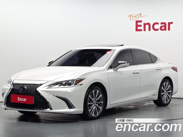 Lexus ES 2019