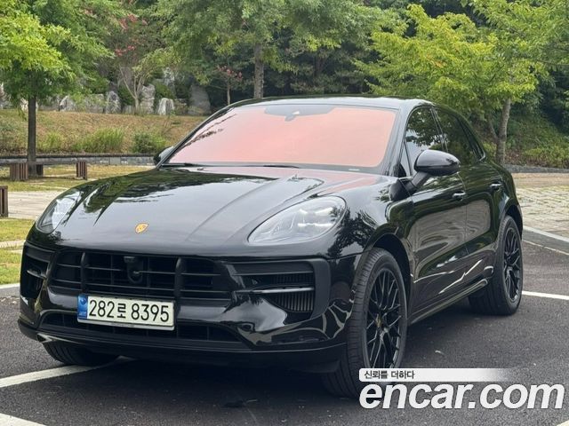 Porsche Macan 2021