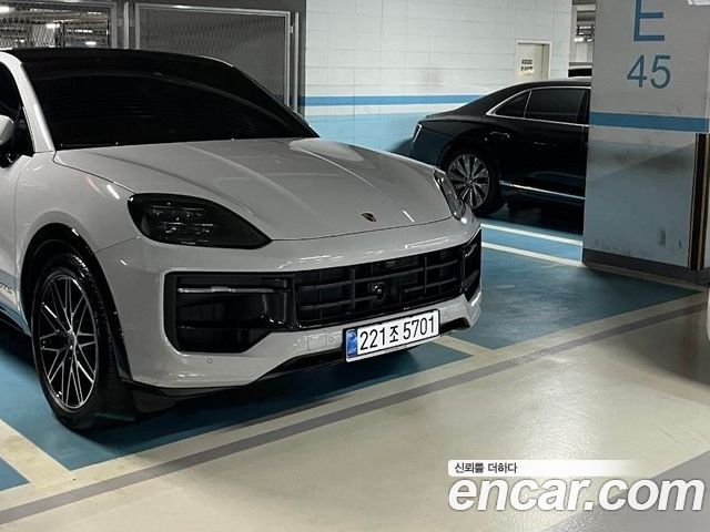 Porsche Cayenne 2025