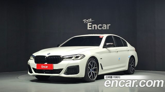 BMW 5-Series 2023