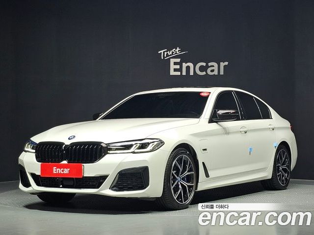 BMW 5-Series 2023