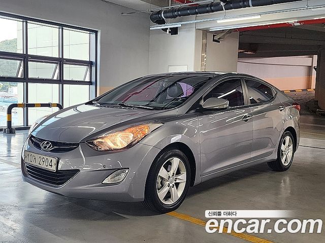Hyundai AVANTE 2012