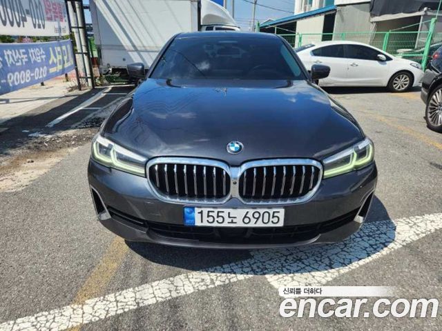 BMW 5-Series 2023