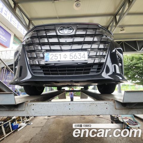 Toyota Alphard 2023