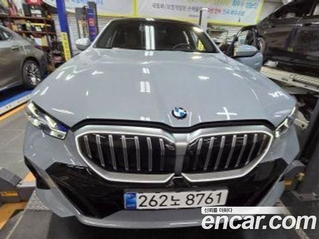 BMW 5-Series 2025