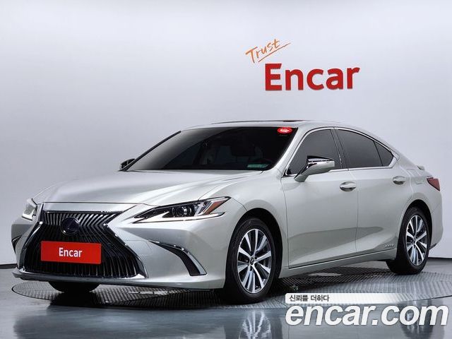 Lexus ES 2019