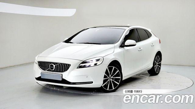 Volvo V40 2018