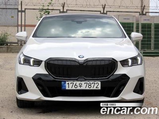 BMW 5-Series 2024