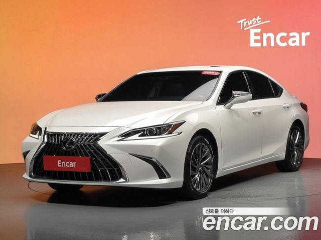 Lexus ES 2023