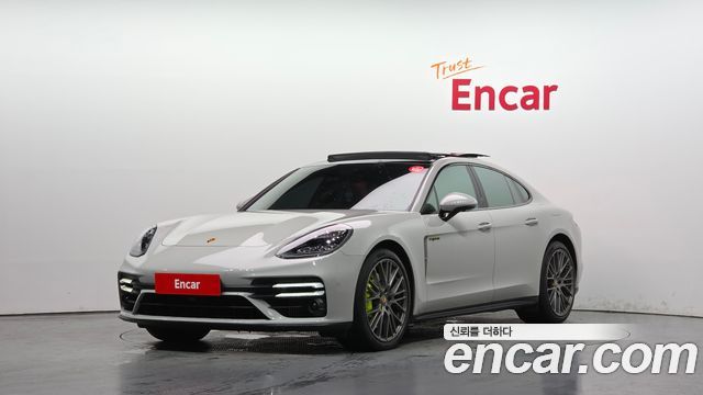 Porsche Panamera 2022
