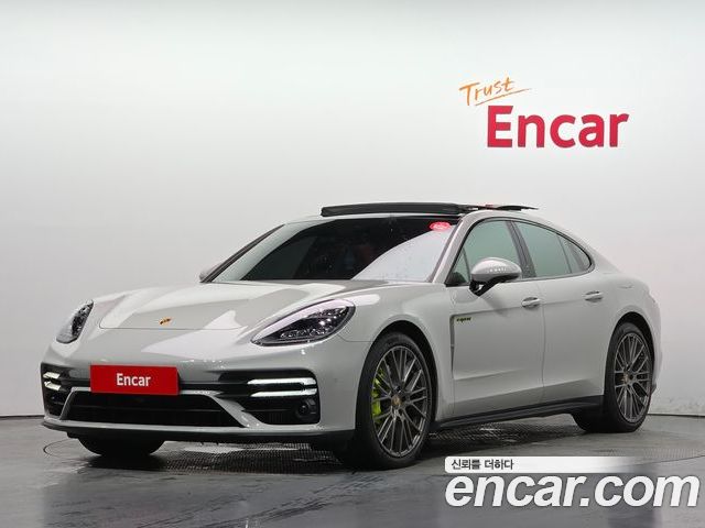 Porsche Panamera 2022