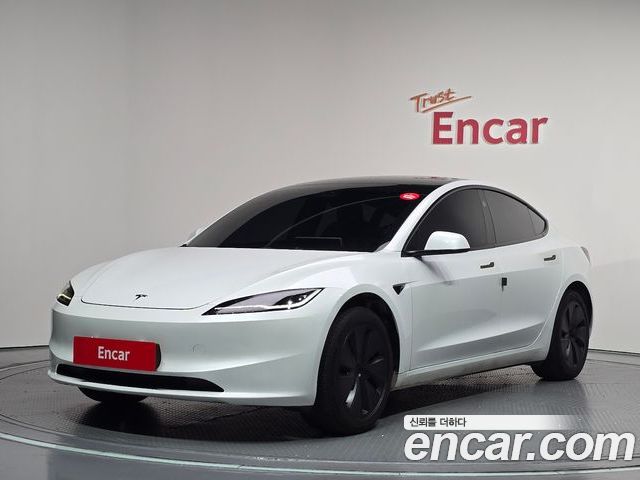 Tesla Model 3 2024