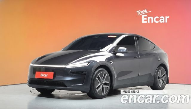 Tesla Model Y 2025