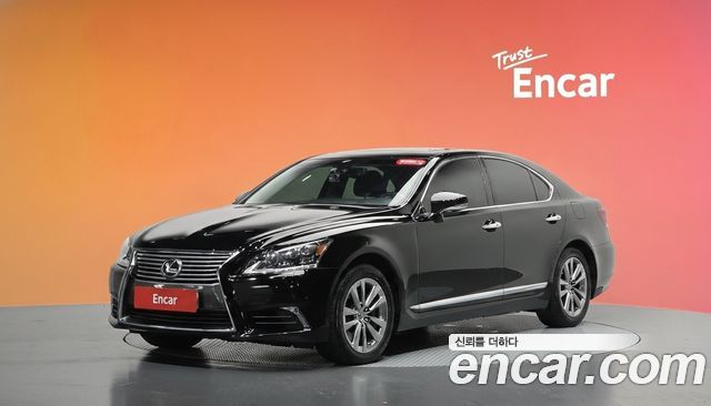 Lexus LS 2016