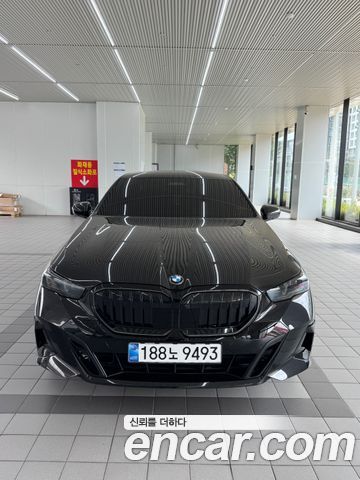 BMW 5-Series 2025