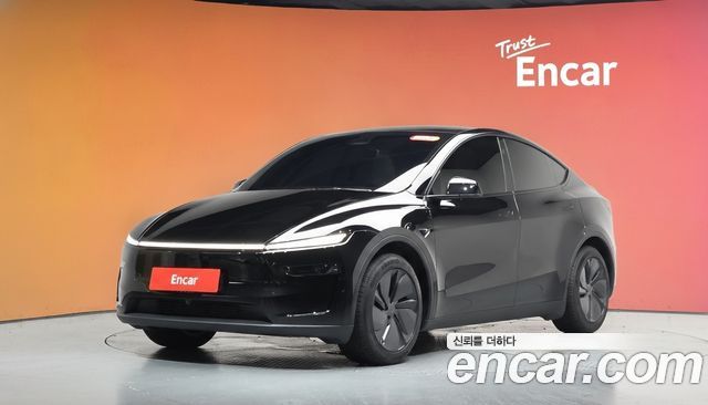 Tesla Model Y 2025