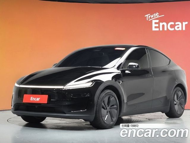 Tesla Model Y 2025