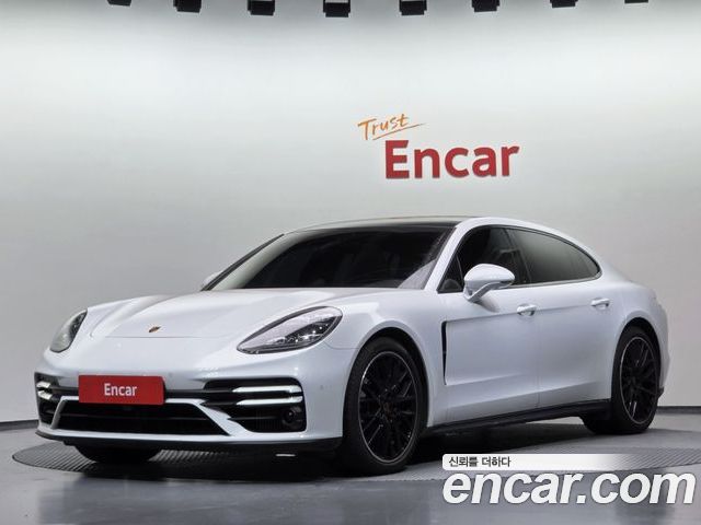 Porsche Panamera 2021