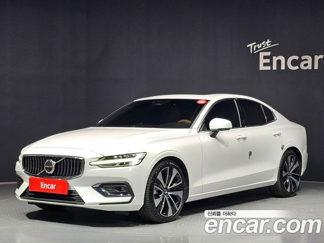 Volvo S60 2025