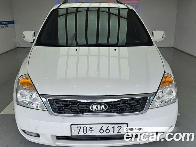 Kia Canival 2012