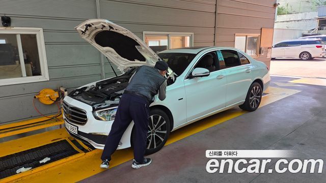 Mercedes-Benz E-Class 2021