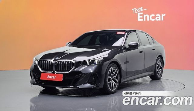 BMW 5-Series 2024