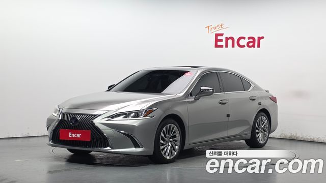 Lexus ES 2019