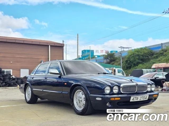 Jaguar XJ-8 2001
