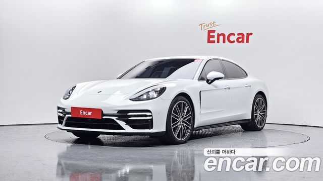 Porsche Panamera 2021