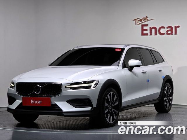 Volvo V60 2022