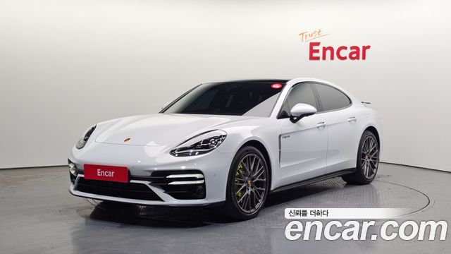 Porsche Panamera 2023