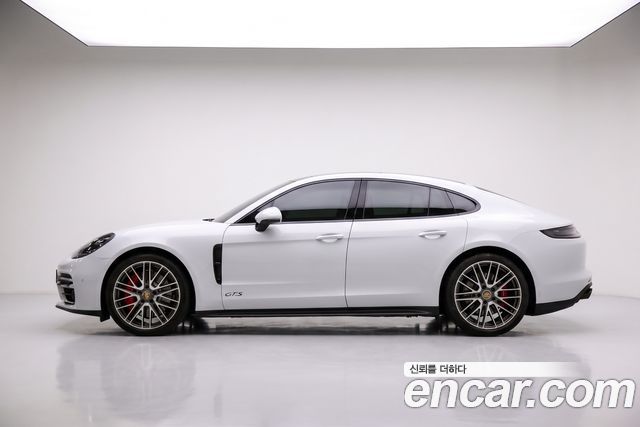 Porsche Panamera 2022