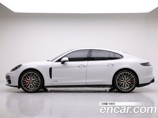 Porsche Panamera 2022