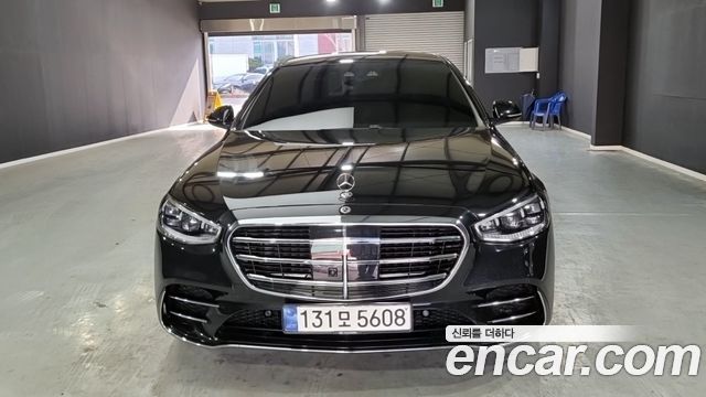 Mercedes-Benz S-Class 2024