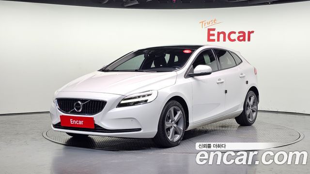 Volvo V40 2017