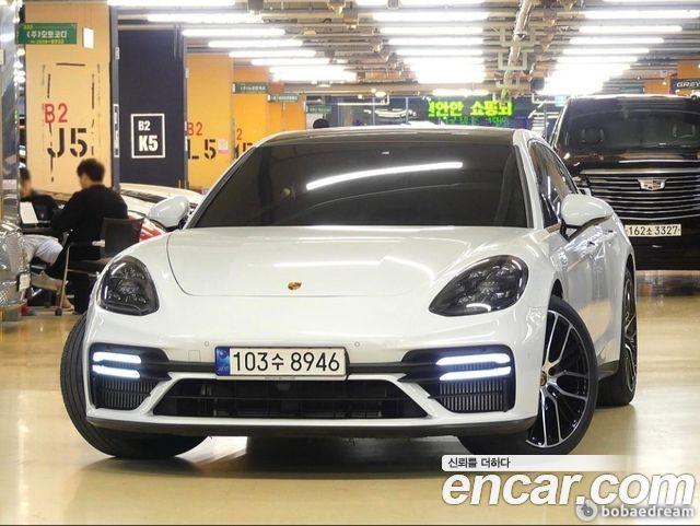 Porsche Panamera 2022